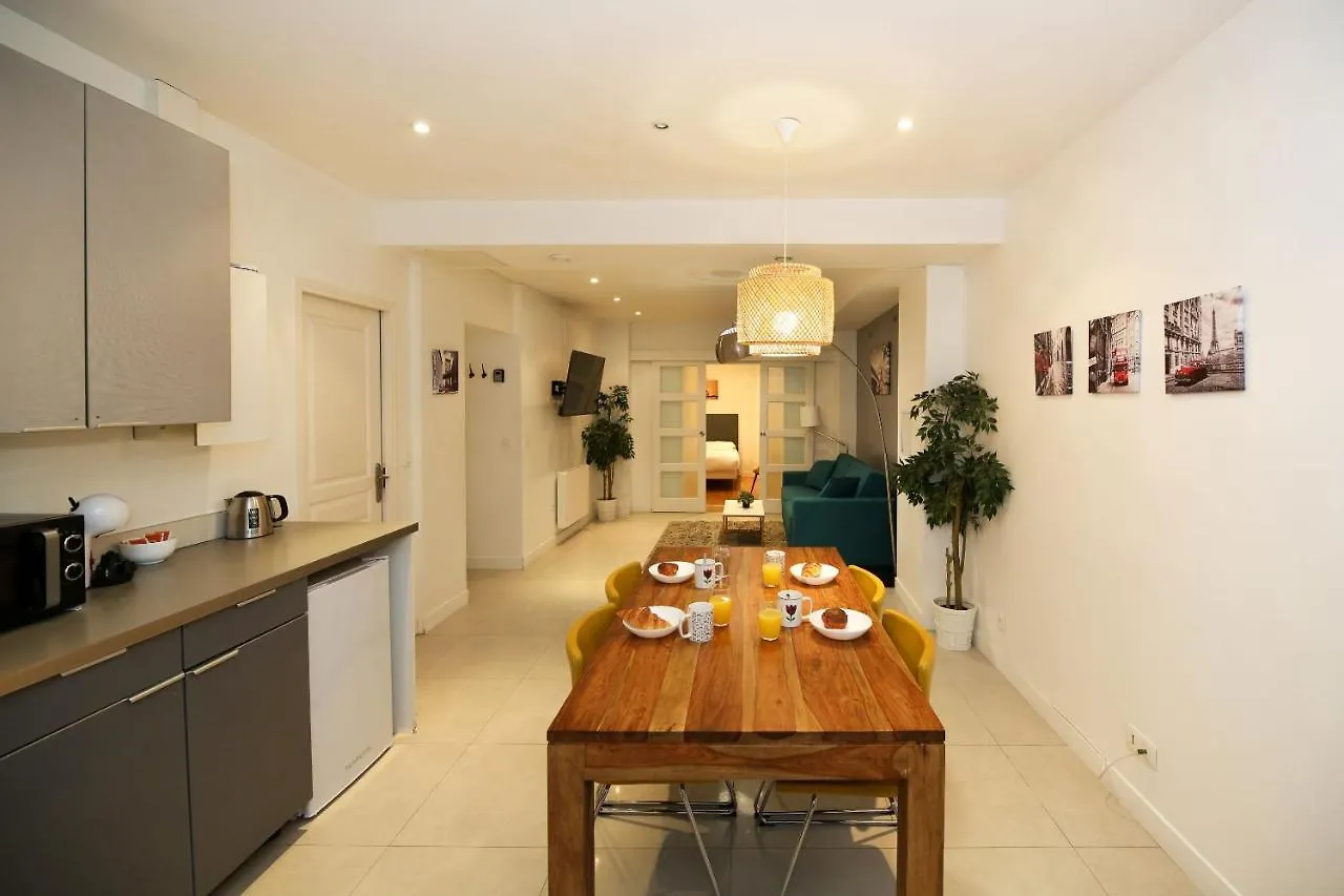 Rdj - Appartement Moderne Et Elegant A Paris 5 0*,  France